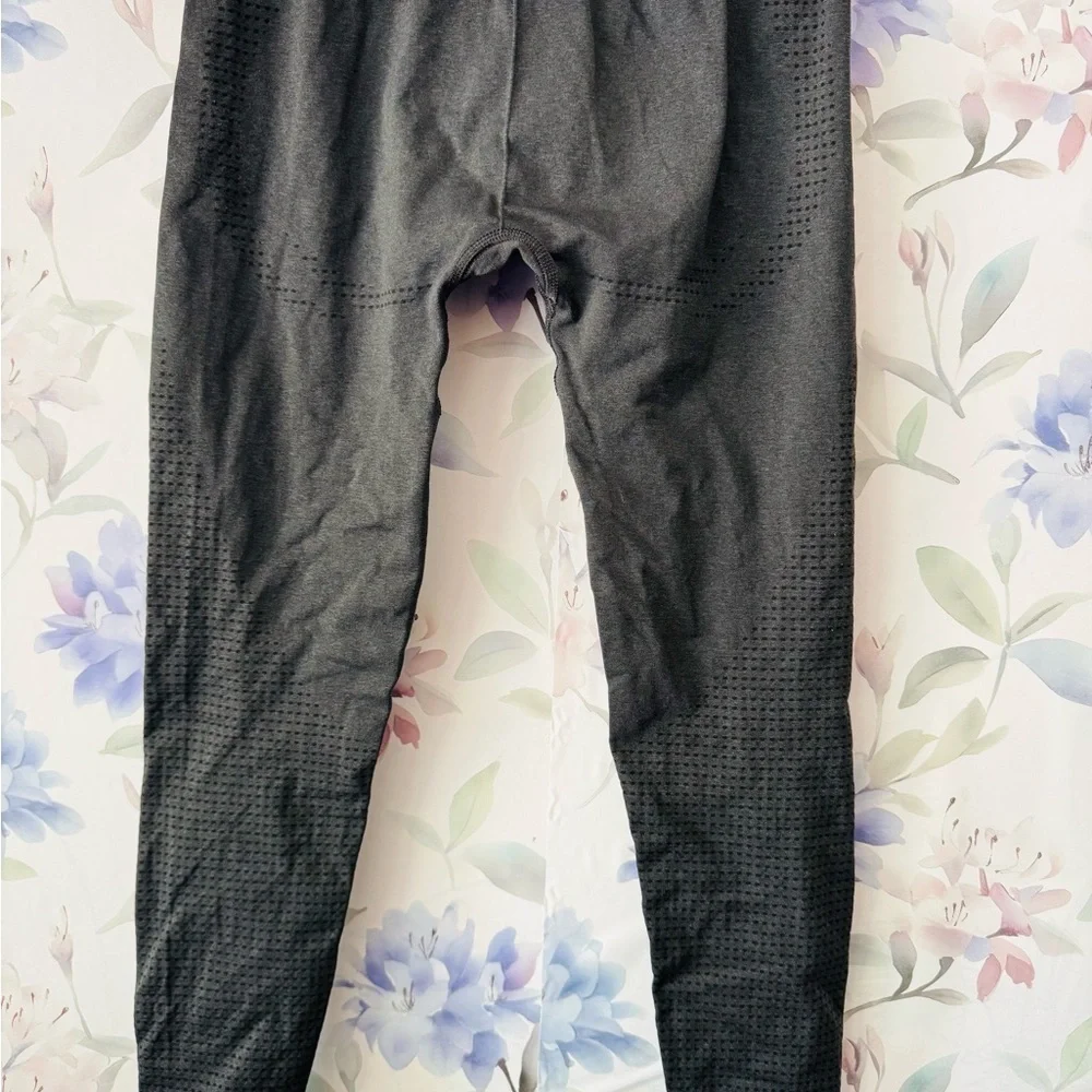 Gymshark Black Performance Leggings - Picture 6 of 8